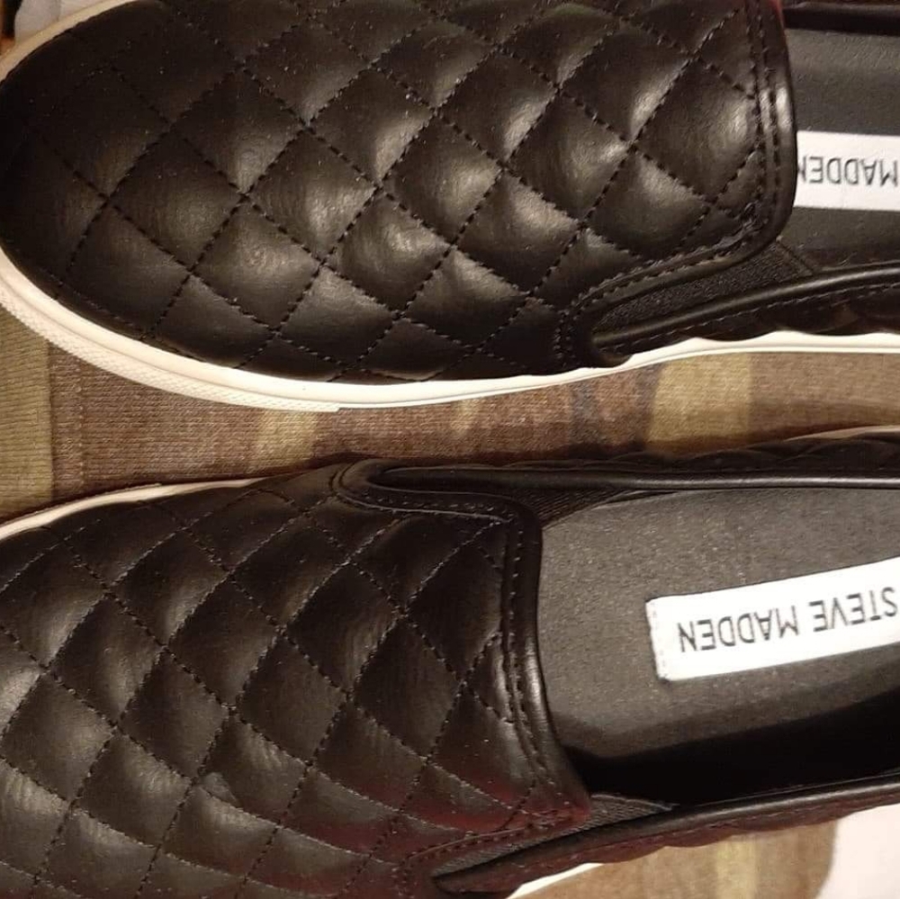 Steve Madden slip ons